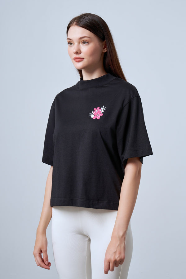 Baskı Detaylı Yüksek Yaka Oversize Kadın T-shirt - Siyah