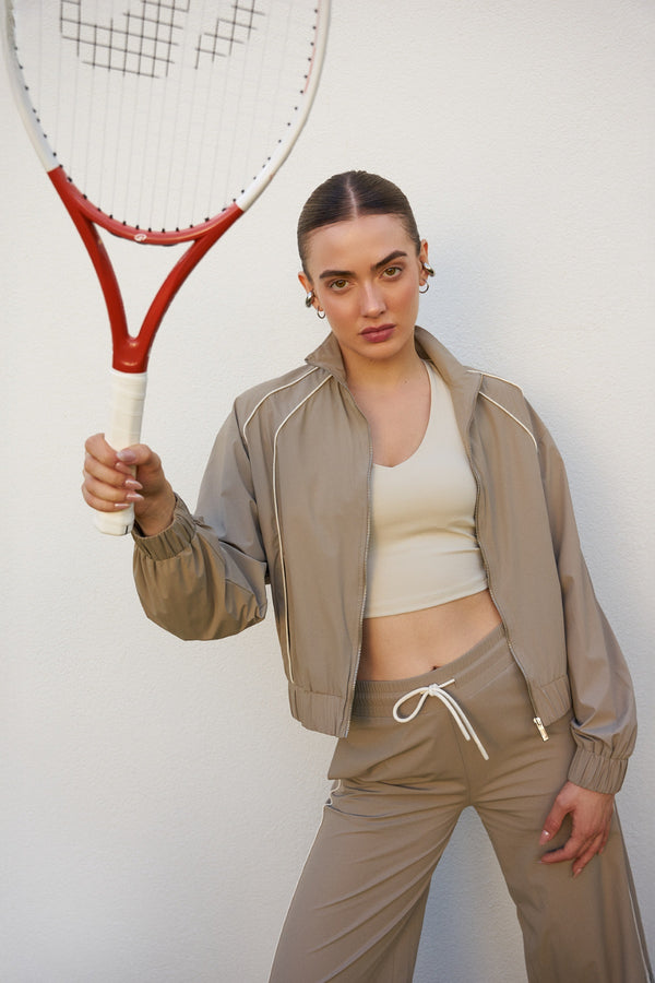 Biye Detaylı Yüksek Yaka Kadın Teknik Eşofman Üstü Vizon