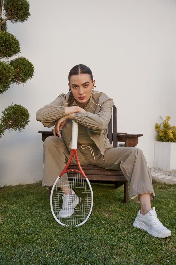 Biye Detaylı Yüksek Yaka Kadın Teknik Eşofman Üstü Vizon