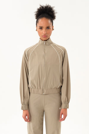 Biye Detaylı Yüksek Yaka Kadın Teknik Eşofman Üstü Vizon